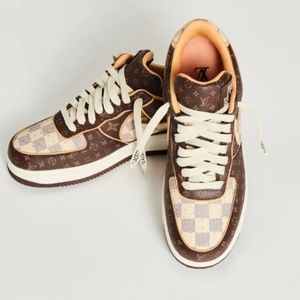 Louis Vuitton and Nike “Air Force 1” by Virgil Abloh size 9